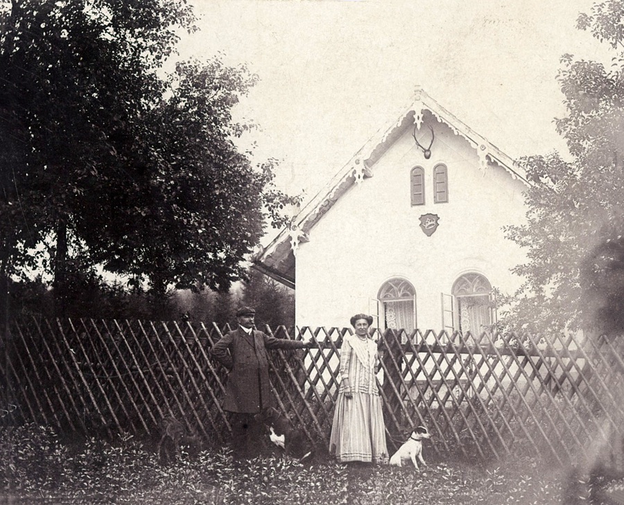 historie penzionu na kraji lesa