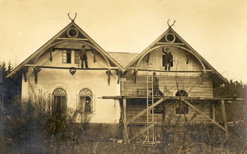 historie penzionu na kraji lesa